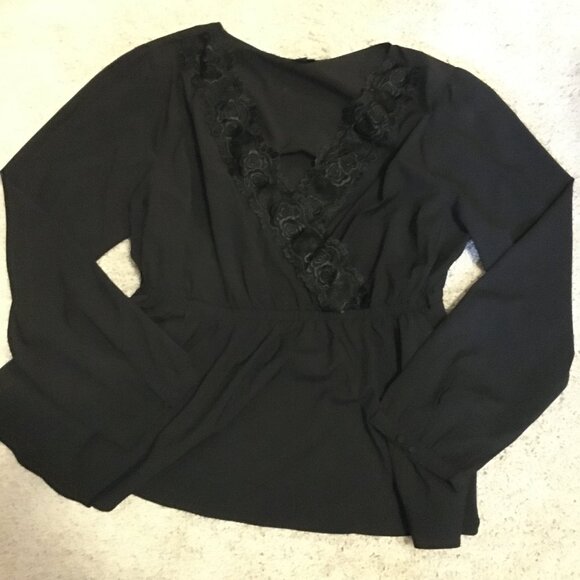 Torrid Lacy V-Neck Gothic Babydoll Blouse - Picture 10 of 16